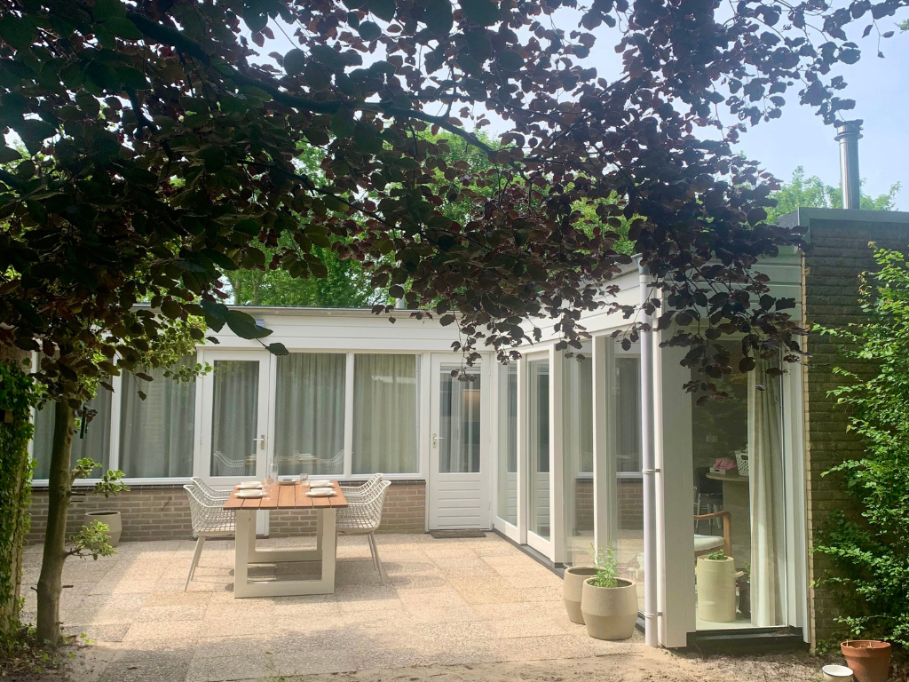 Achtergevel vakantiehuis De SinneWille in Sint Maartenszee